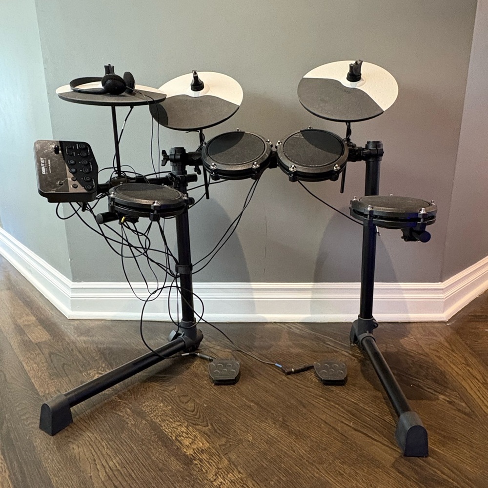 Alesis Electronic Debut Kit Drum Set with Headphones